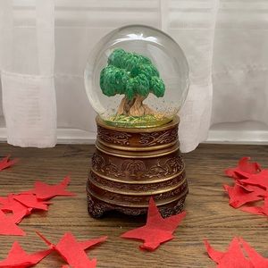 Taylor Swift Willow Snowglobe